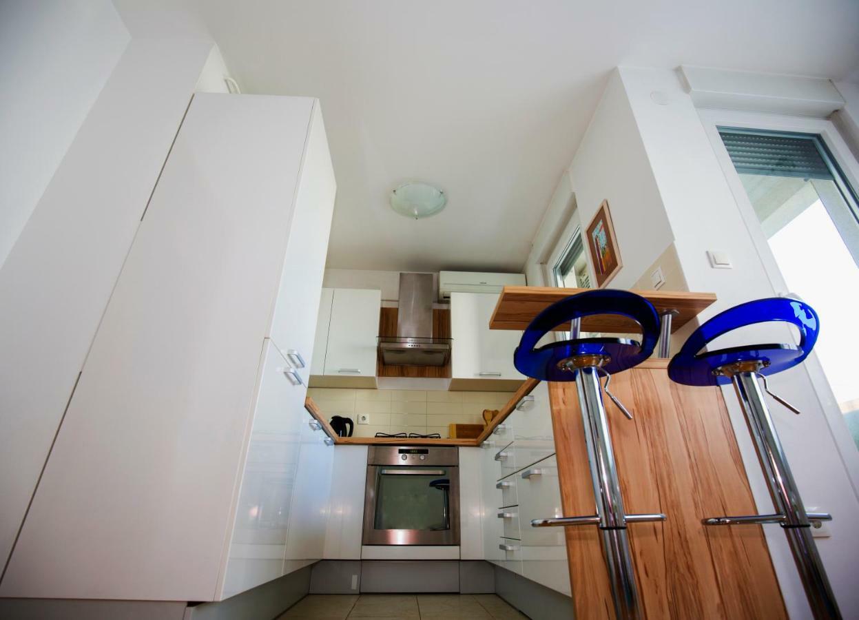 Apartment Luka ซาเกร็บ ภายนอก รูปภาพ