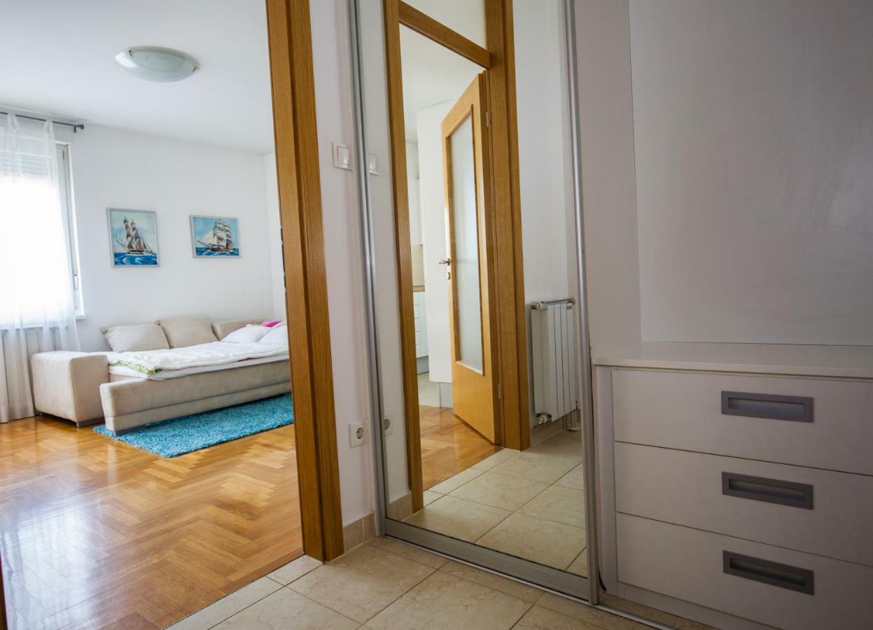 Apartment Luka ซาเกร็บ ภายนอก รูปภาพ