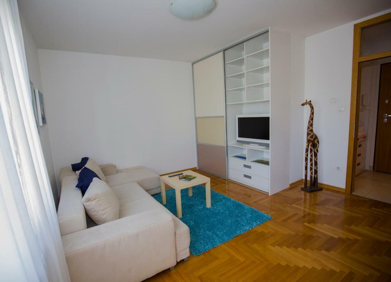 Apartment Luka ซาเกร็บ ภายนอก รูปภาพ