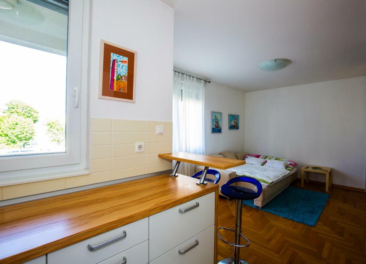 Apartment Luka ซาเกร็บ ภายนอก รูปภาพ