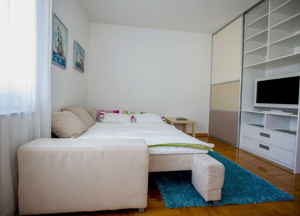 Apartment Luka ซาเกร็บ ภายนอก รูปภาพ